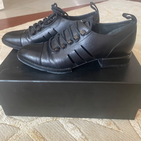 Black Alexander Wang lace up shoe with cut outs - Picture 4 of 10